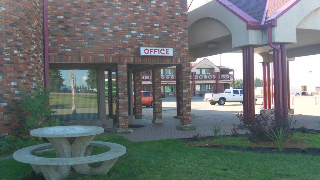 Stampeder Inn Ponoka Esterno foto